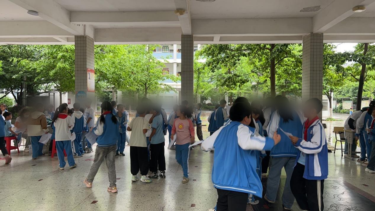 课间长龙