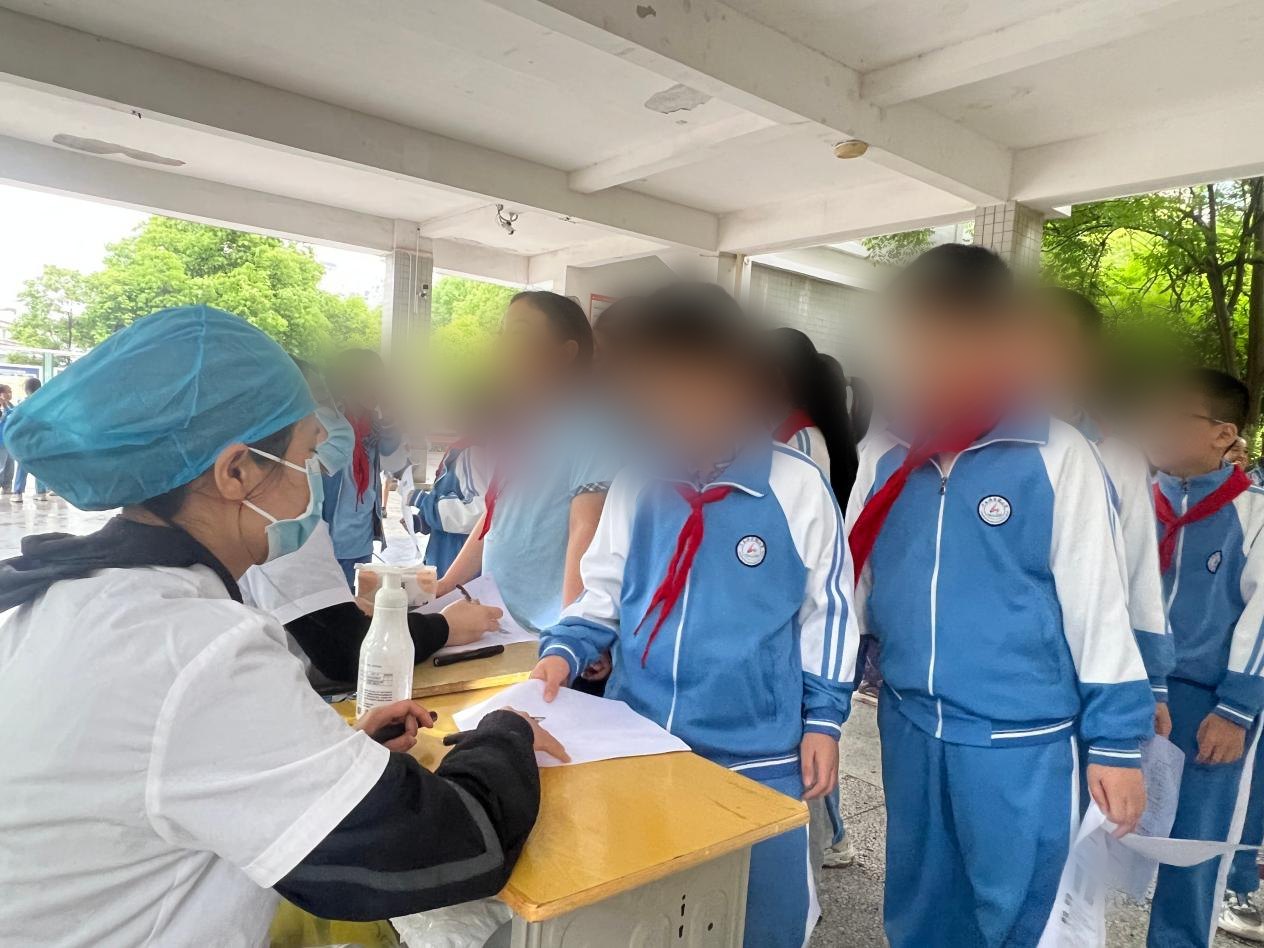 张嘴受检