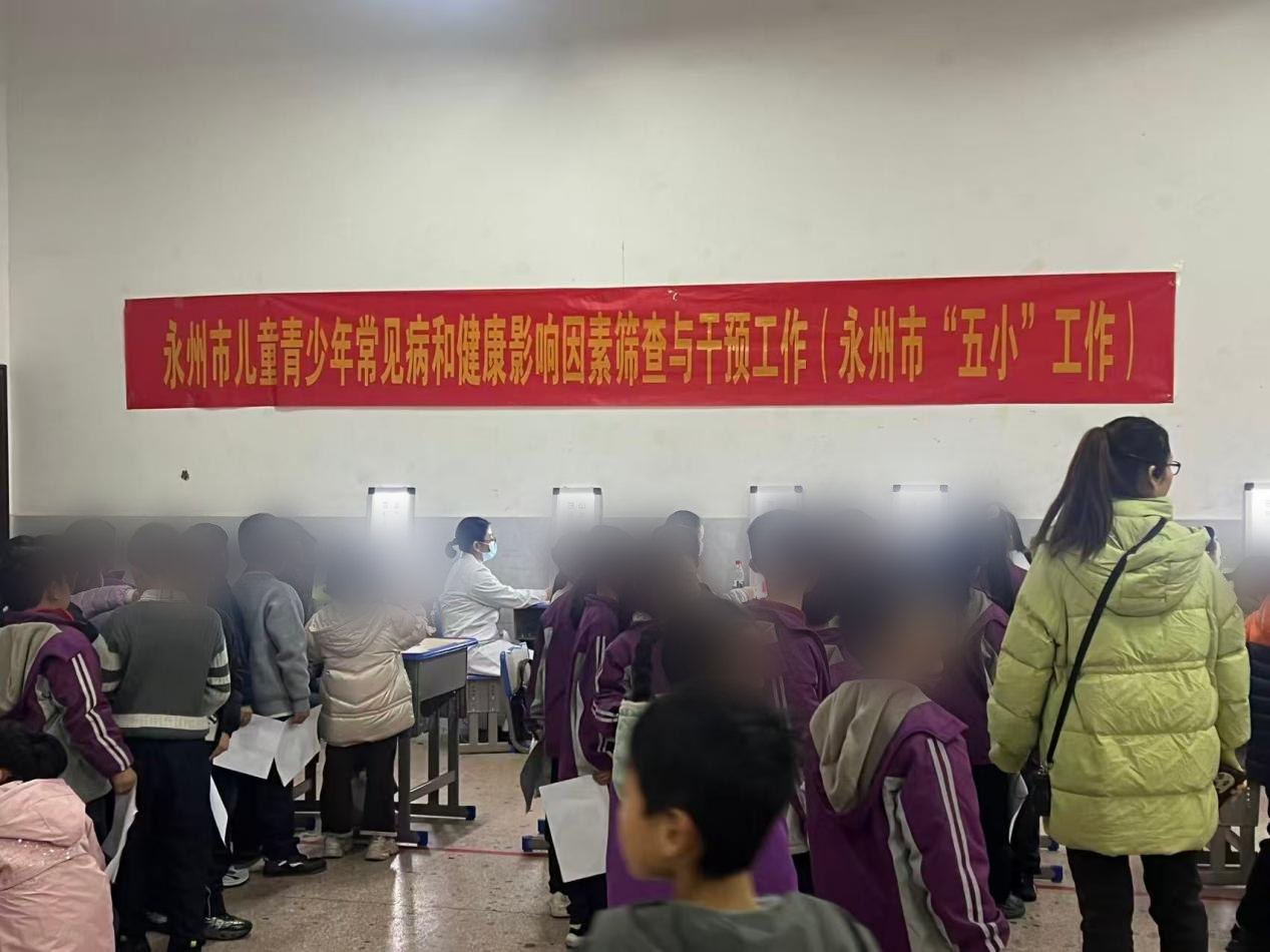 灯箱成排
