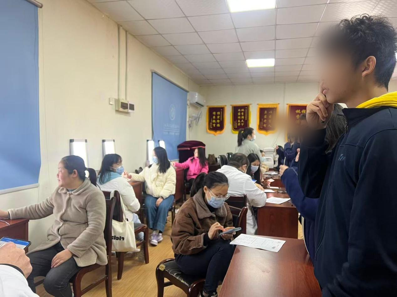 锦旗满墙